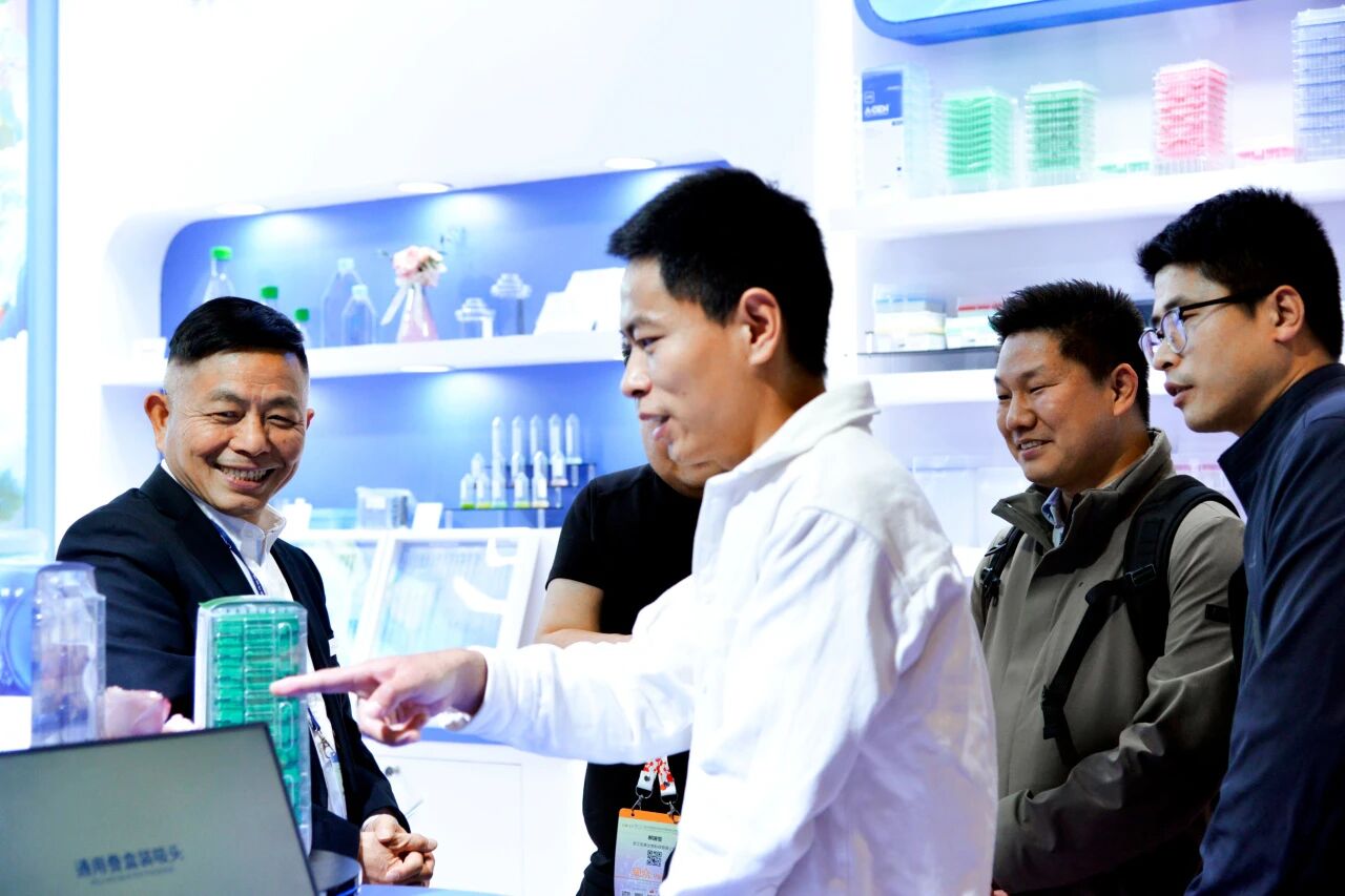 展会资讯 | 直击CACLP 2025!爱津生物多元呈现引爆展会现场图片